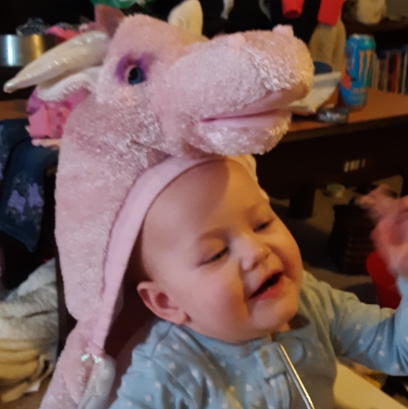 Meet your Posher, Kayla - Picture 1 of 8